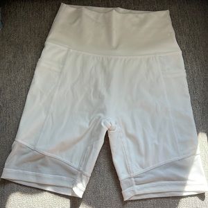 Aerie white bike shorts size M